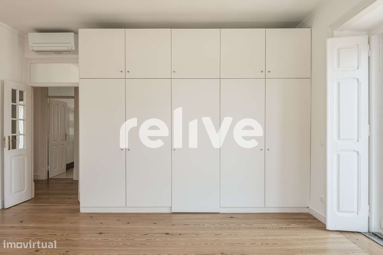 T4 de 200m² c/ varanda e garagem Box na Portela de Sintra - Grande imagem: 5/23