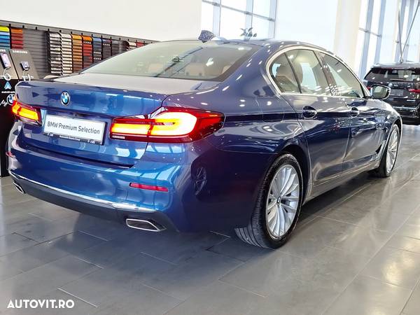 BMW Seria 5 520i MHEV - 4