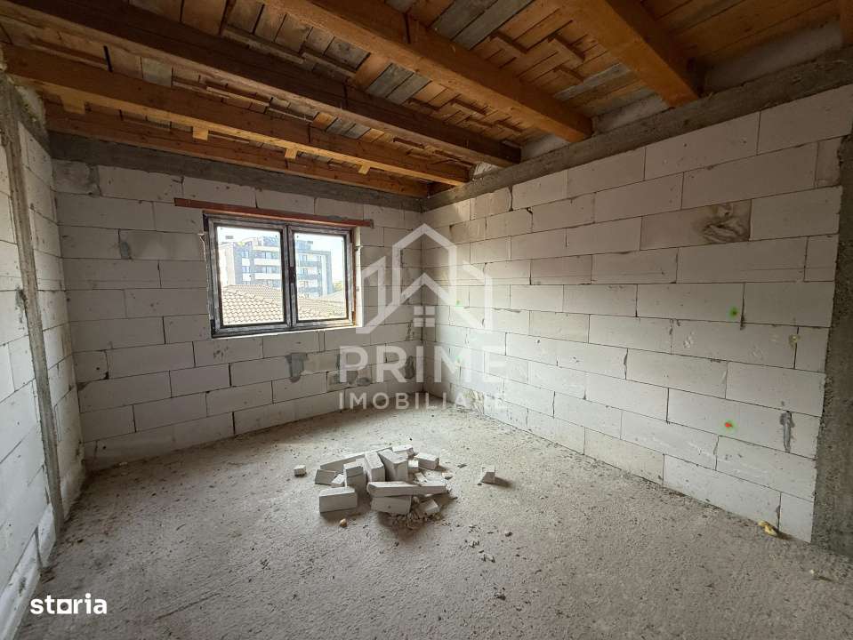 CASA LA ROSU DE VANZARE (ZONA AMPOI 3)  290 MP UTILI - 500 MP TEREN. - Imagine principală: 2/13