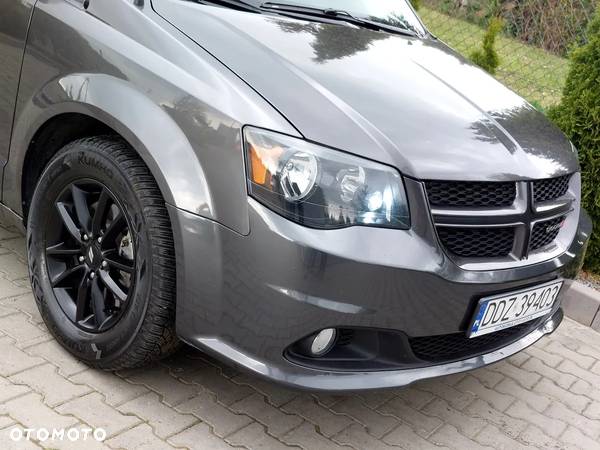 Dodge Grand Caravan 3.6 R/T - 21