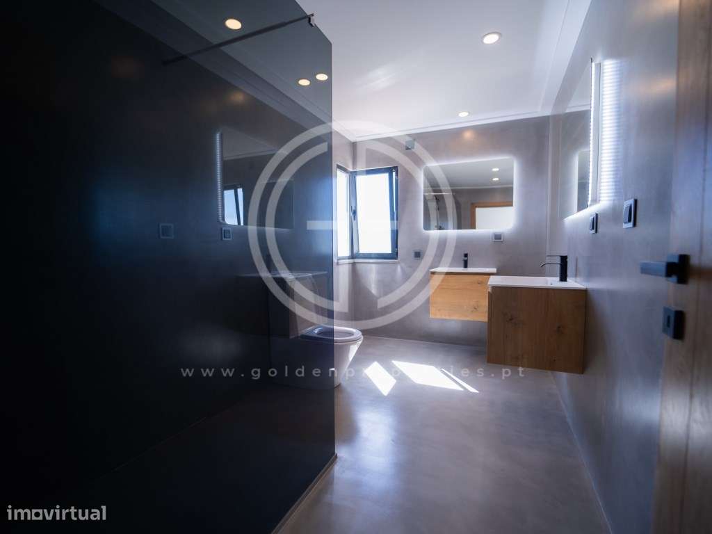 Invista na sua casa de sonho! Moradia T5 em Quarteira, perto da Pra...-29