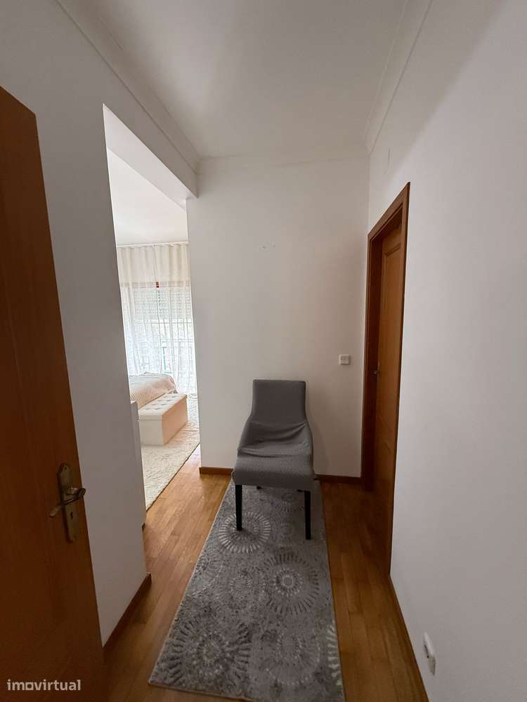 Apartamento T4 Marinha Grande com garagem-8