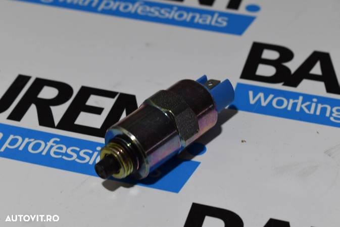 Solenoid 12V pompa de injectie JCB 3CX - 3