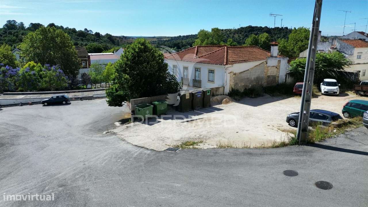 Terreno urbano no centro da Vila de Pernes / Santarém - Grande imagem: 3/19
