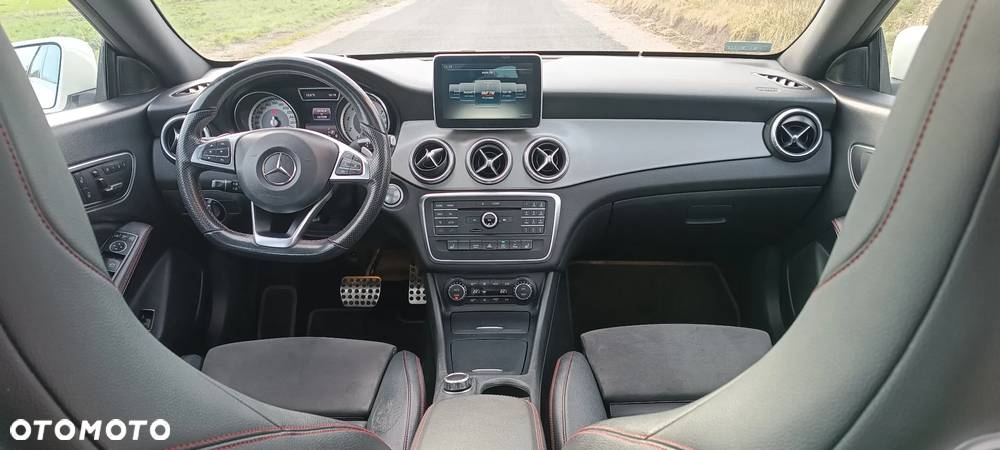 Mercedes-Benz CLA 250 4-Matic AMG Line - 8