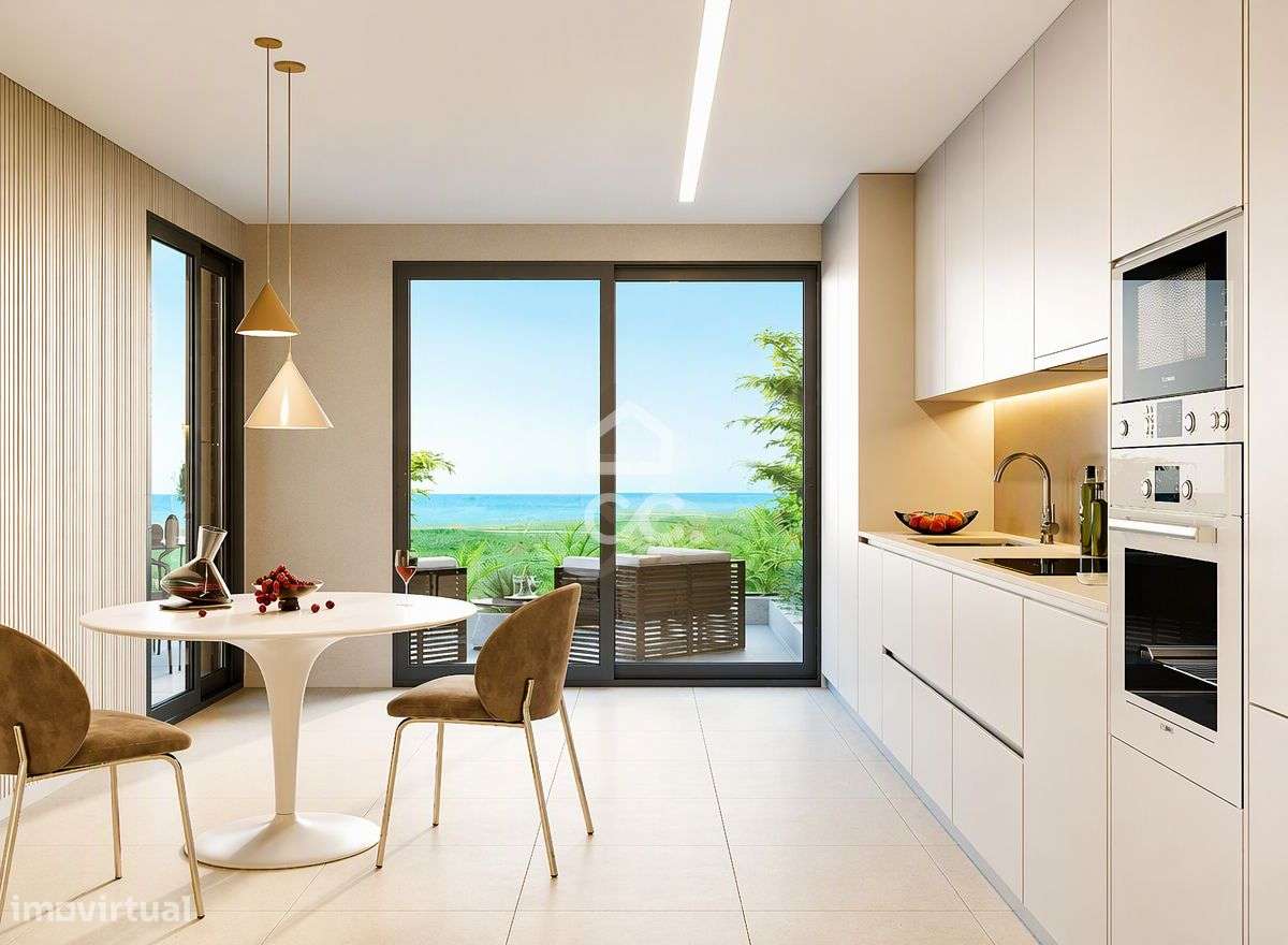 Moradia T3+1 nova, com jardim e terraço, em condomínio privativo com p-19