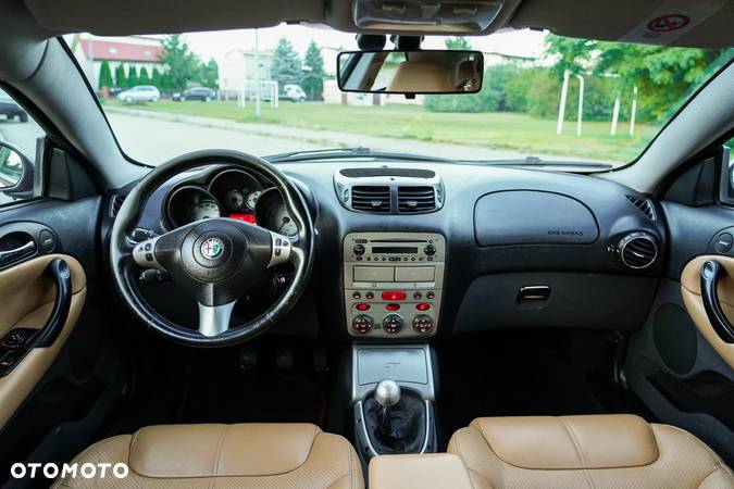 Alfa Romeo GT 2.0JTS Black Line - 26