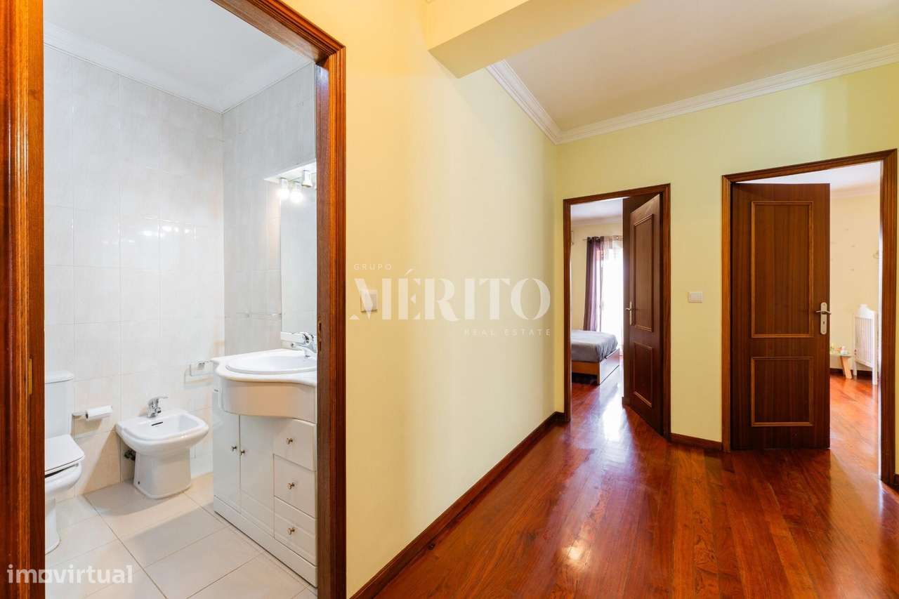 Apartamento T4 com garagem 2 carros-7