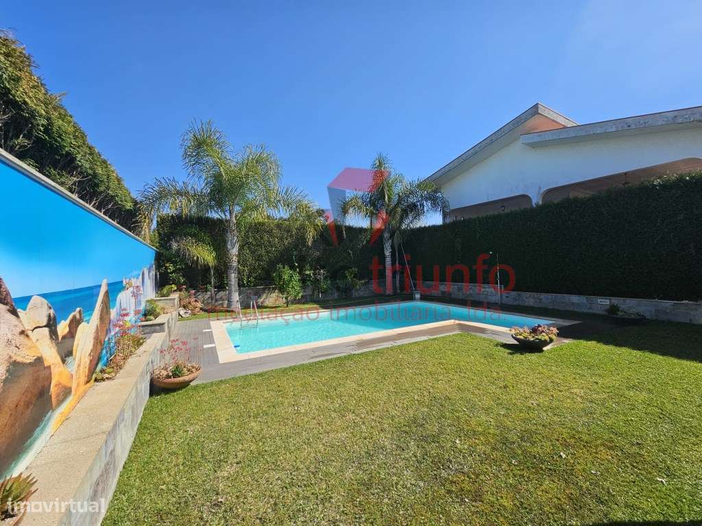 FANTÁSTICA MORADIA T3 C/ PISCINA - MANHENTE - BARCELOS-16