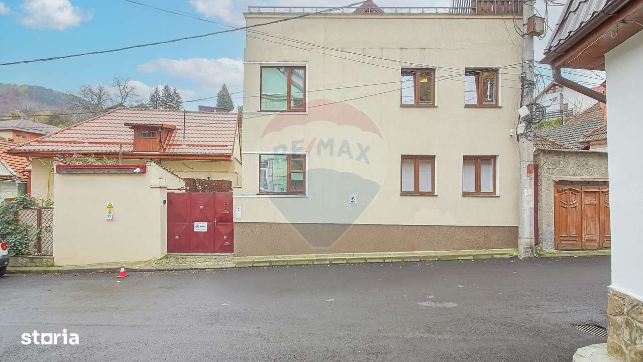 Casa cu 5 studiouri independente, terasa rooftop, vedere montana - Imagine principală: 5/20