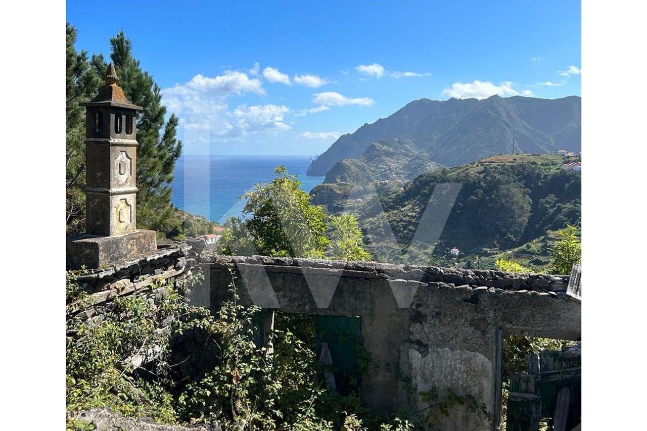 Terreno com Ruína no Sítio do Massapez - Cruz, Porto da Cruz - Machico