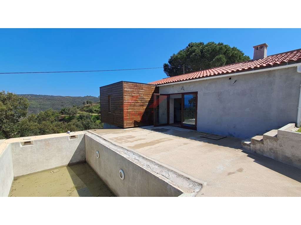 Moradia V2 renovada com vista campo - Loulé-15
