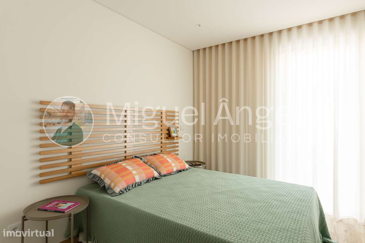 T2 novo no Egas Moniz Residence com varanda e excelente localização-12