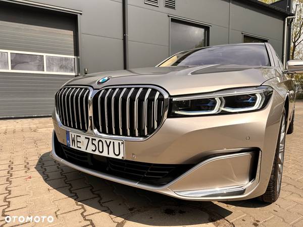 BMW Seria 7 750i xDrive - 2