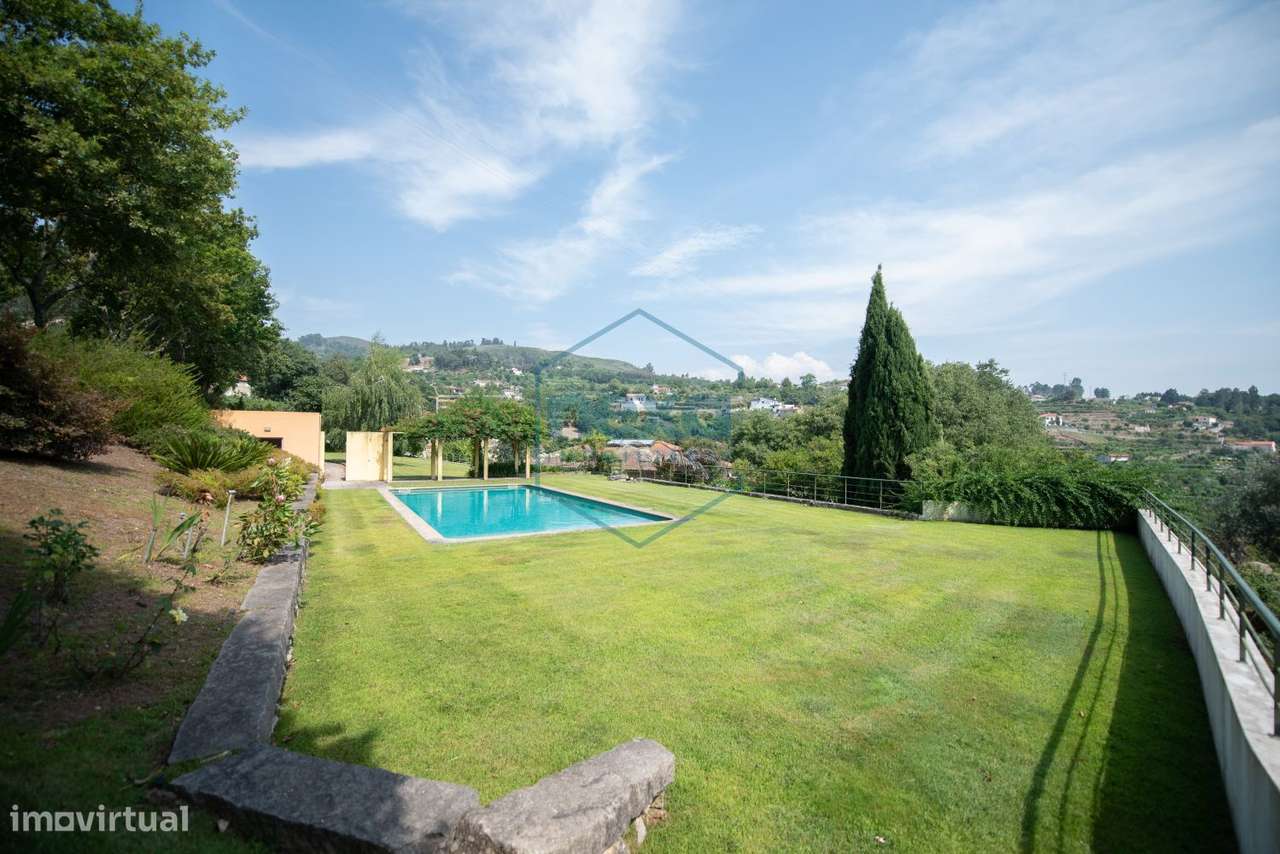 Moradia inserida em Quinta-46