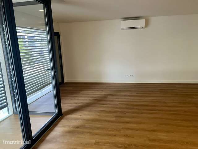 3 Apartamentos T2+1-5
