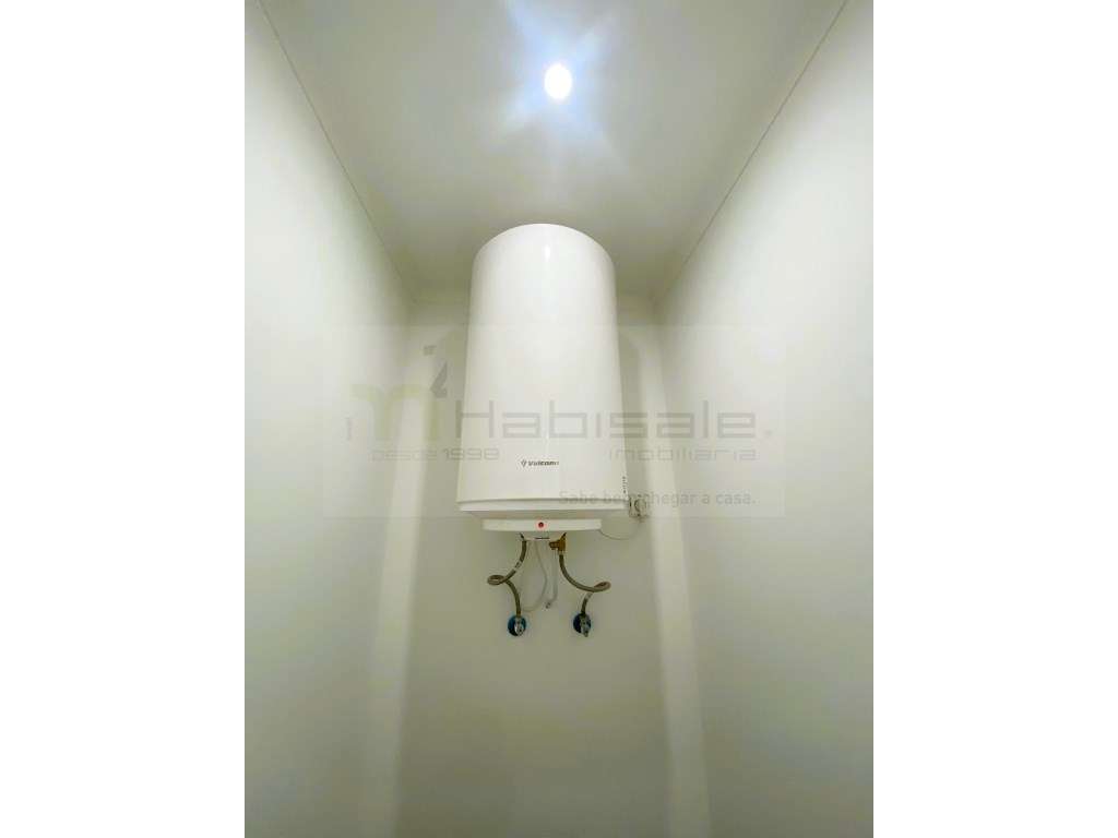 T2 com Varanda Totalmente Remodelado - Mina Amadora-8
