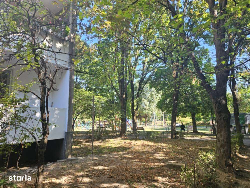 Se vinde un apartament situat în liniștitul cartier Splaiul Crișanei-19