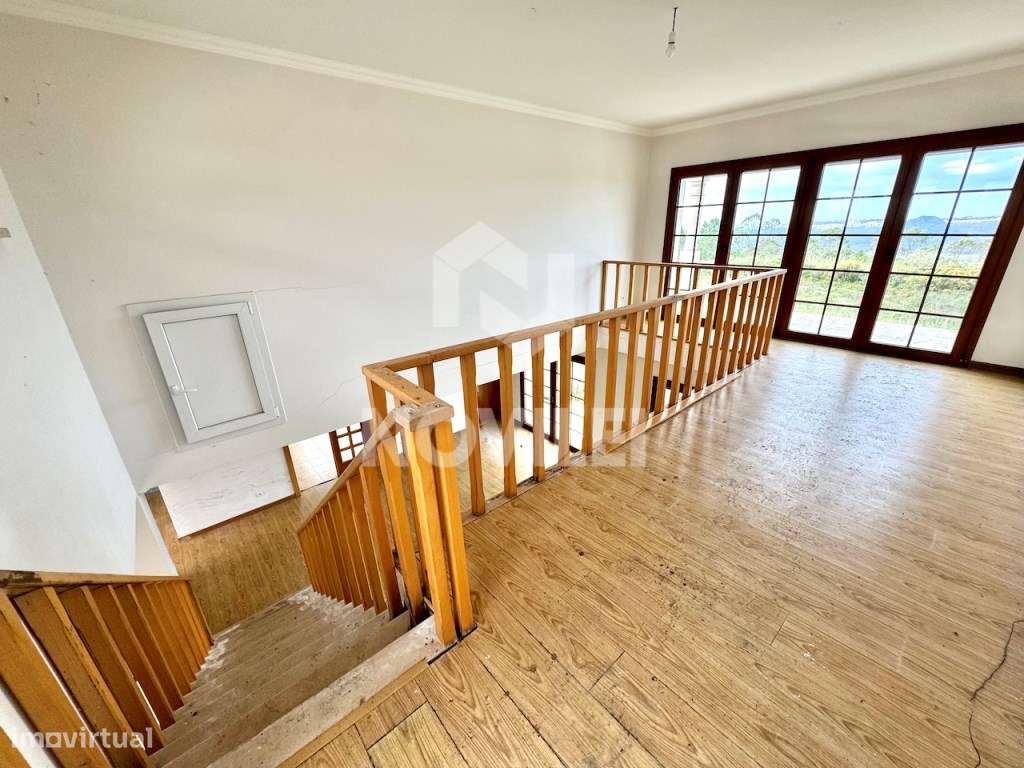 Moradia isolada T3 de cave e rés do chão próxima da Nazaré.-6