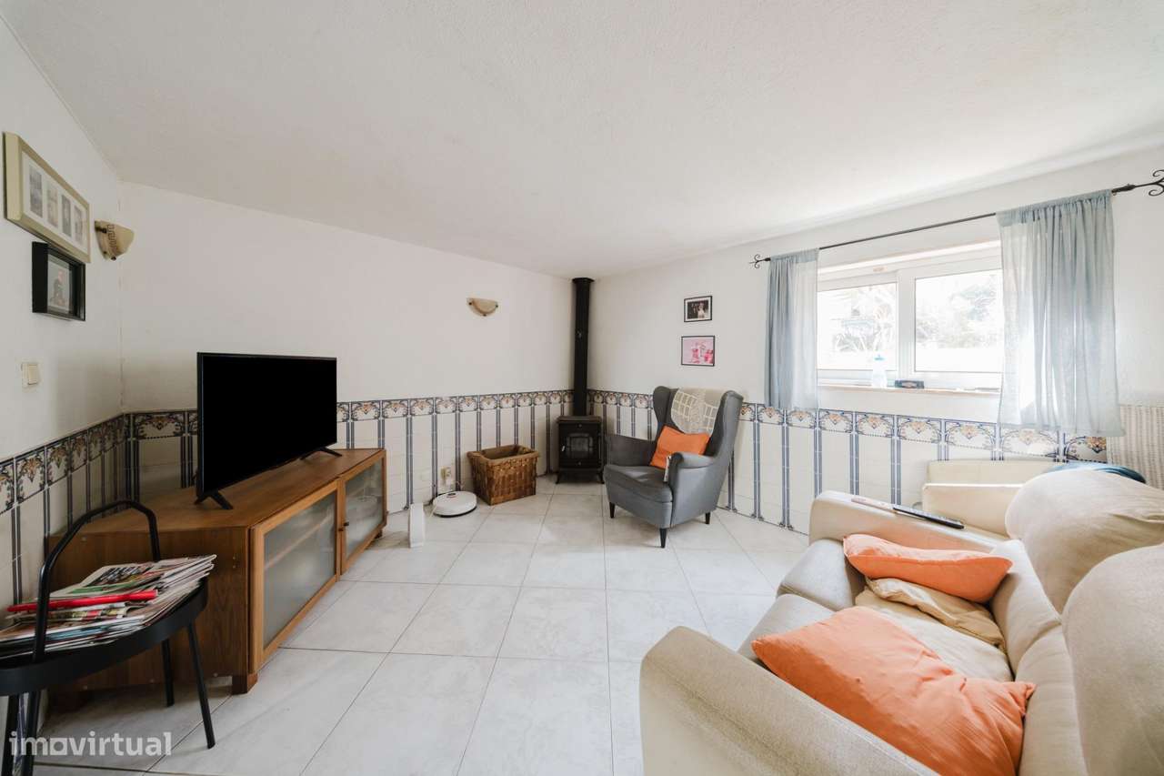 Moradia Independente em Caneças, Odivelas - T3+5-42