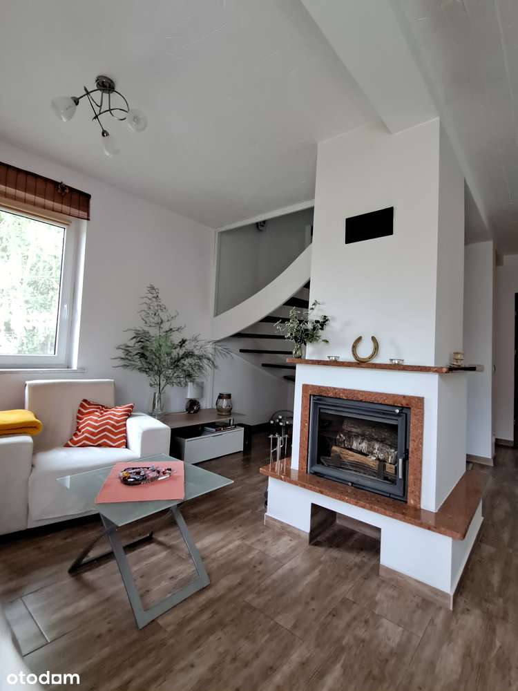 Dom nad jeziorem, całoroczny, nasadzenia, fotowotaika, media, wiata-5