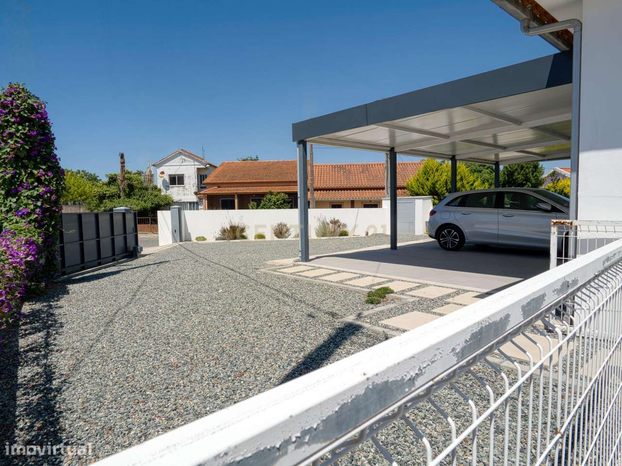 Moradia T4  como nova com Piscina  e vista serra dos Candeiros-34