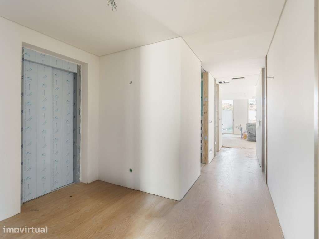 Moradia V3 Geminada com terraço e jardim, a 900 metros do mar-26