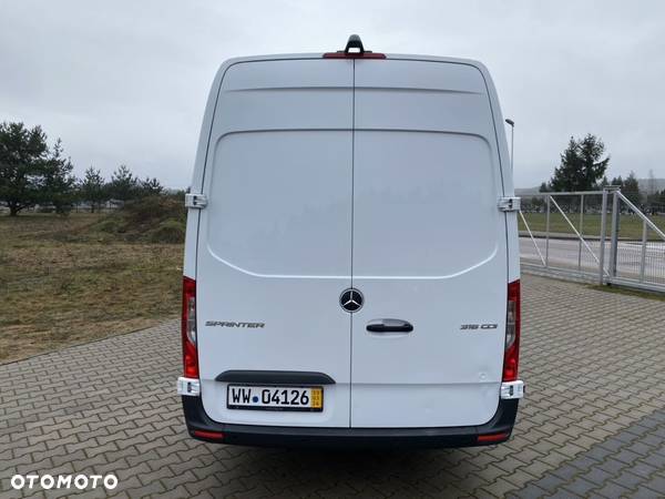 Mercedes-Benz Sprinter - 5