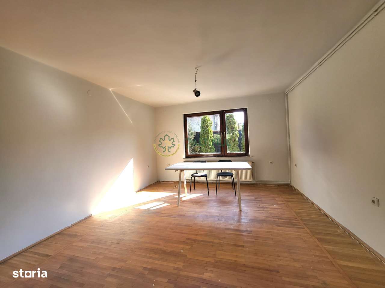 Casă de vânzare în centrul Sibiului – 3 camere și curte privată - Imagine principală: 5/10