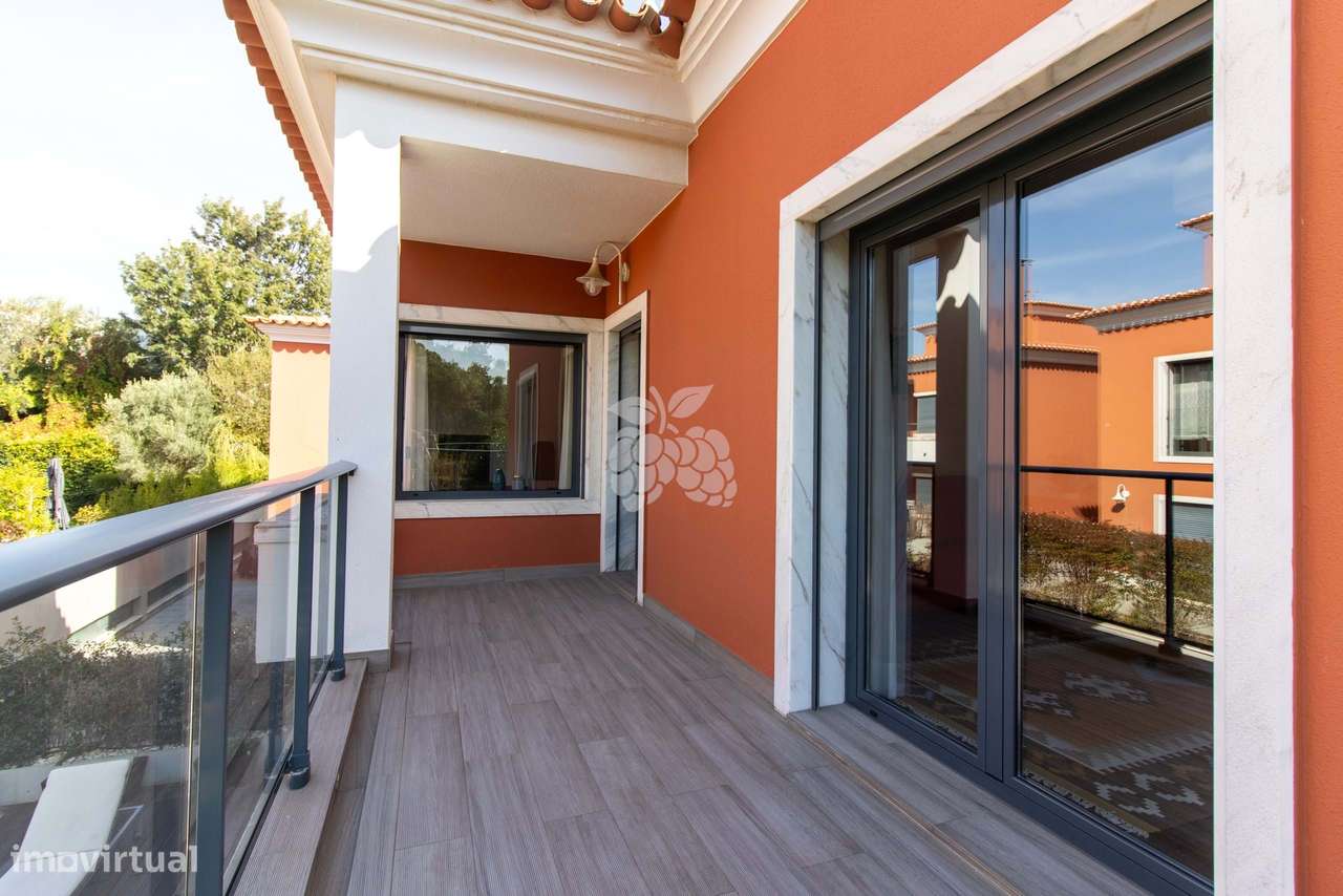 Apartamento T4 Duplex Costa da Guia-28