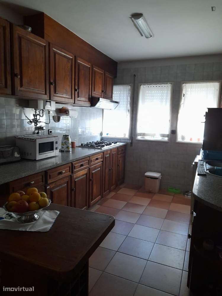 Quarto - localizado em Guimaraes - Grande imagem: 4/6