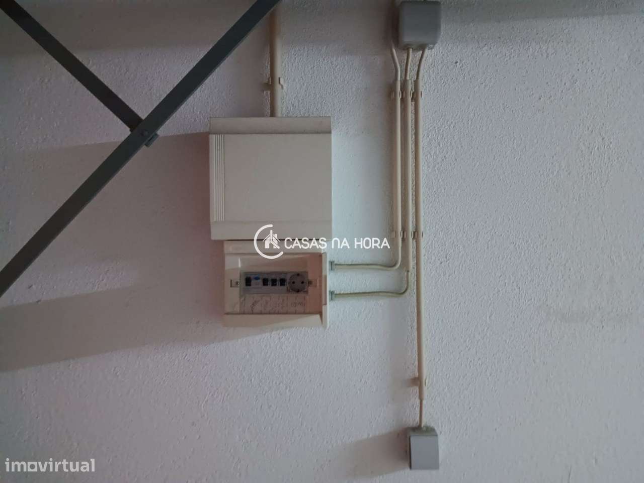 Garagem/armazém no centro de Carcavelos-13