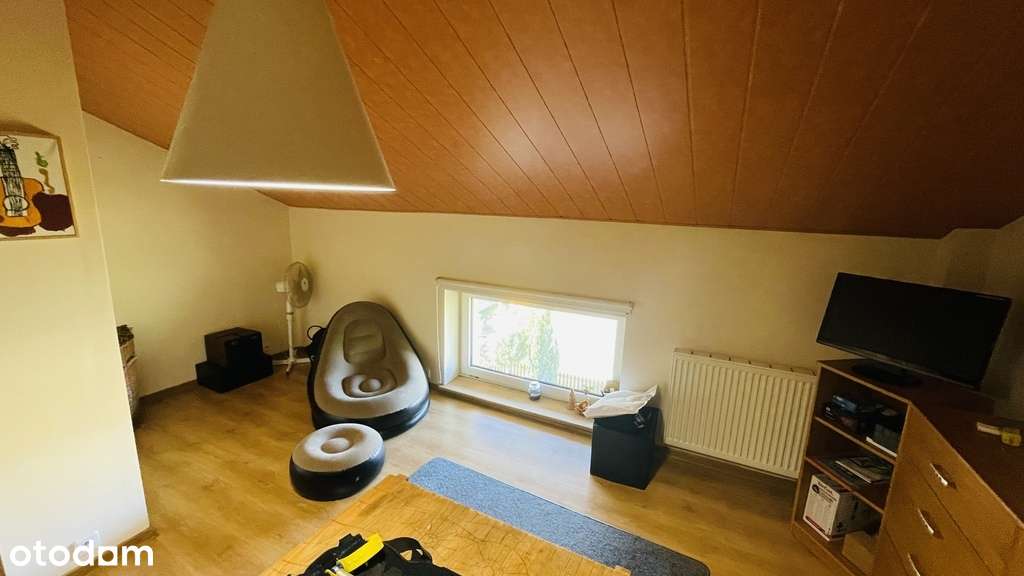 Dom w spokojnej części miasta-16