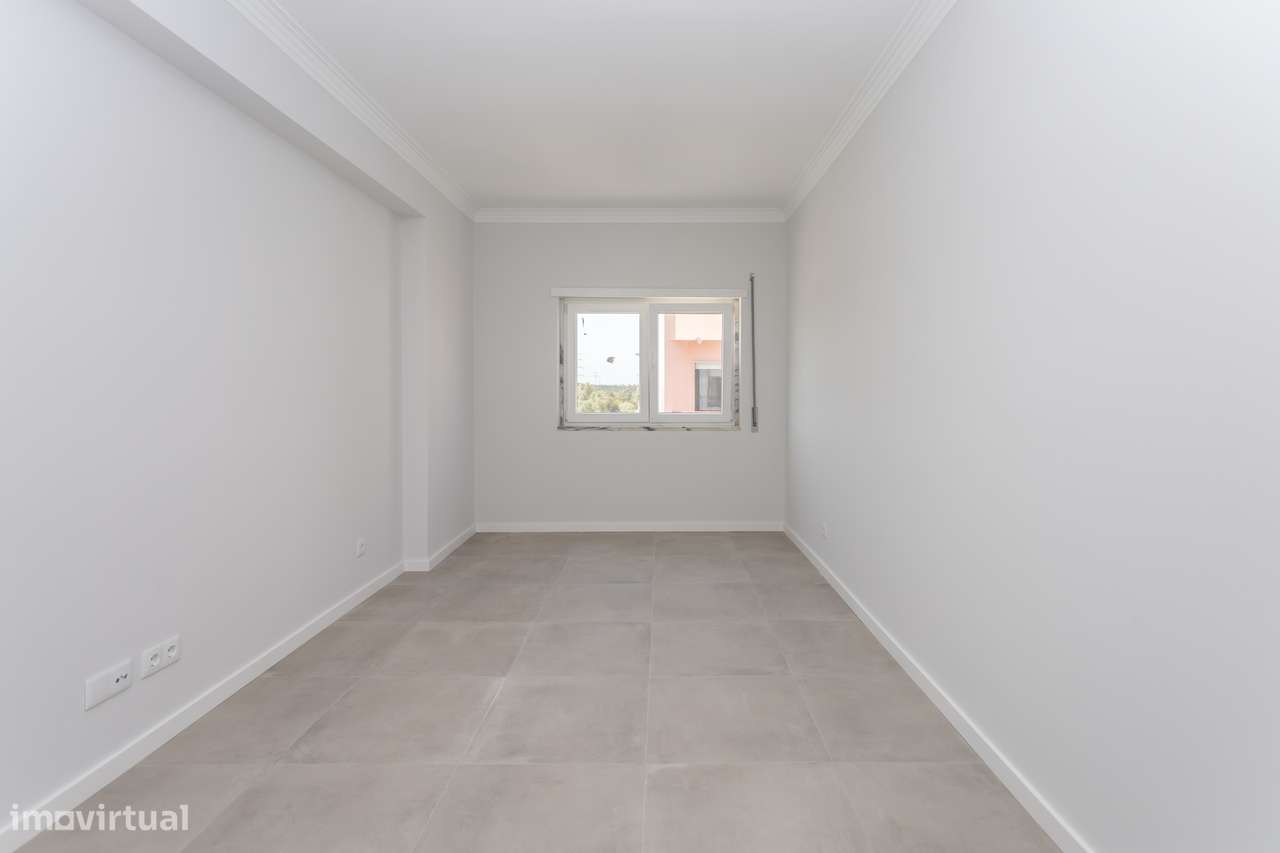 APARTAMENTO T3  REMODELADO CASAL DO MARCO-4