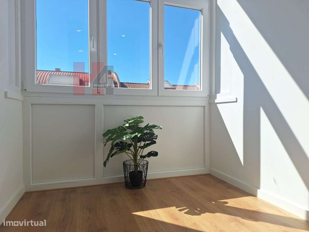 Apartamento T3 totalmente remodelado em Benfica-7