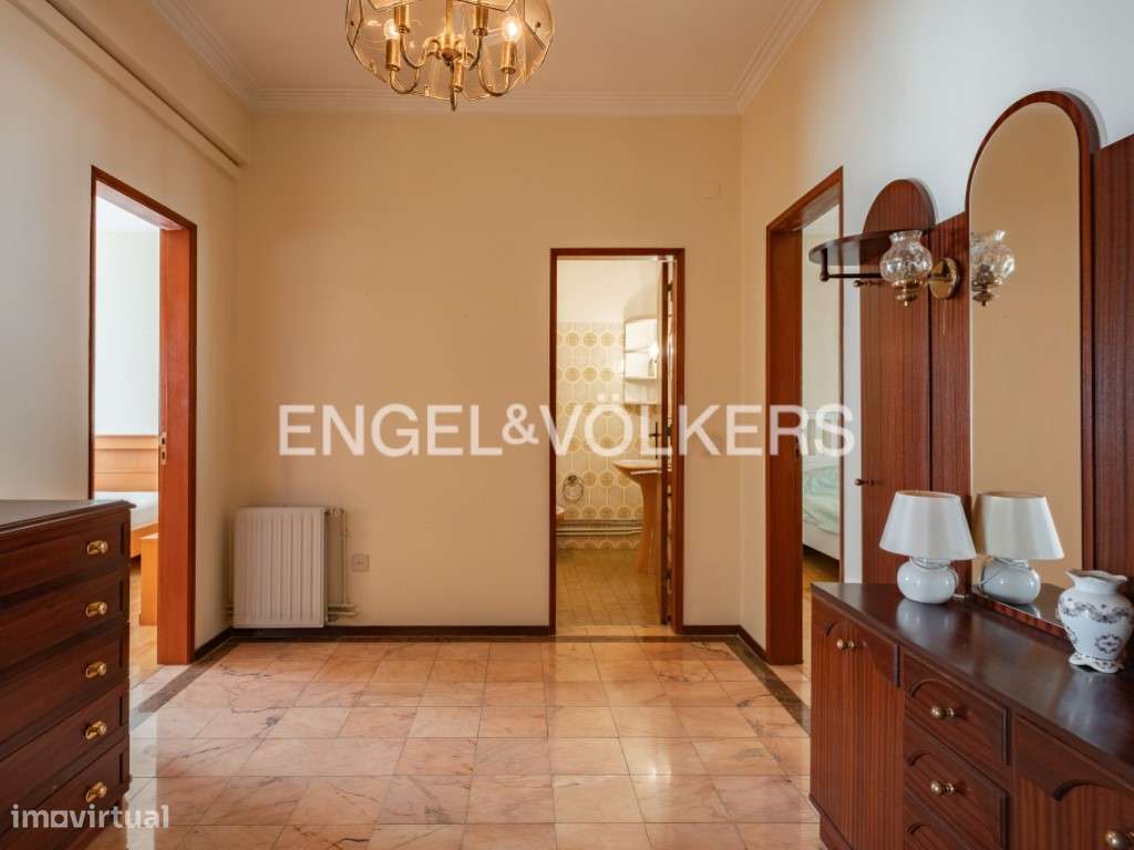 Prédio Misto de 3 Pisos com Jardim e Anexo Habitacional - Santo And...-9