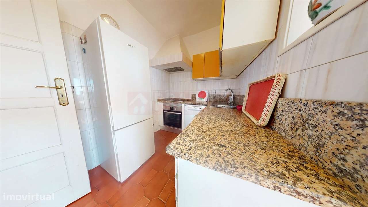 Apartamento T2 com Terraço e Anexo | Olivais-10