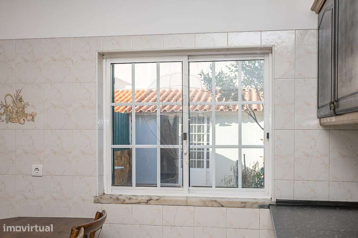 Moradia T3 com Quintal, Escritório e Churrasqueira – Quinta do Conde-14