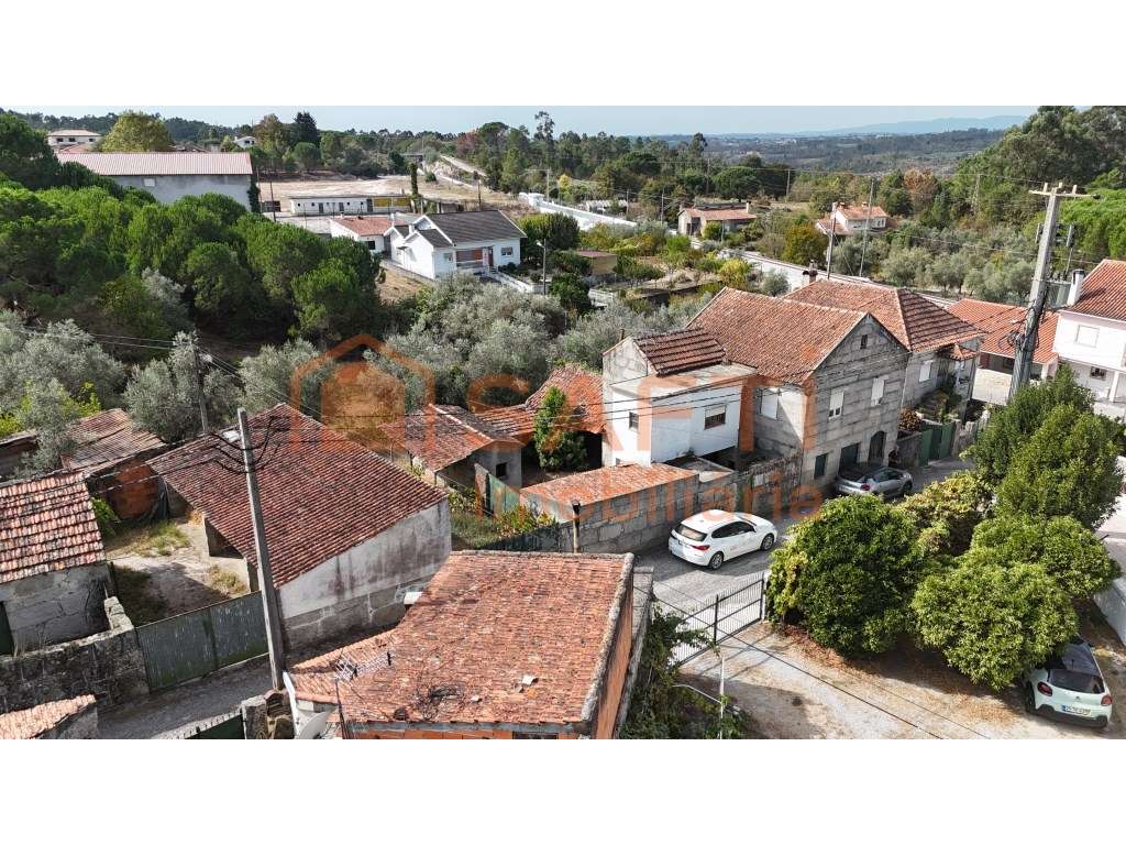 Moradia tradicional portuguesa em Granito, T3 com anexos e terreno - Grande imagem: 4/14