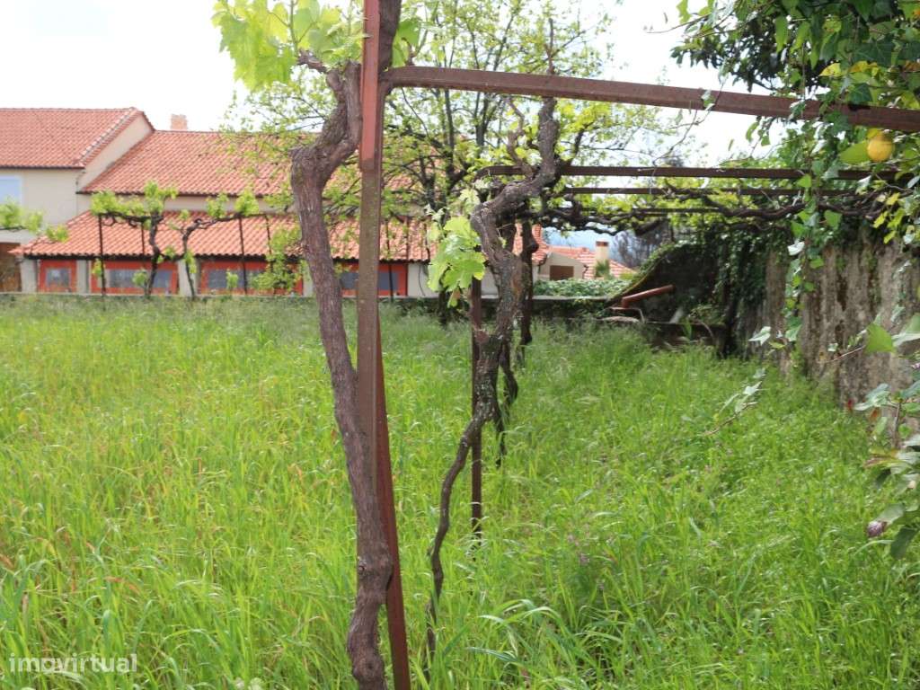 Moradia isolada inserida em terreno de 727m2 - Venda da Esperança, ...-9
