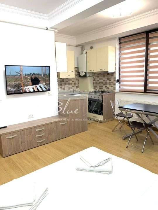 Investitie perfecta in Mamaia- Apartament 2camere cu vedere la lac! - Imagine principală: 5/14