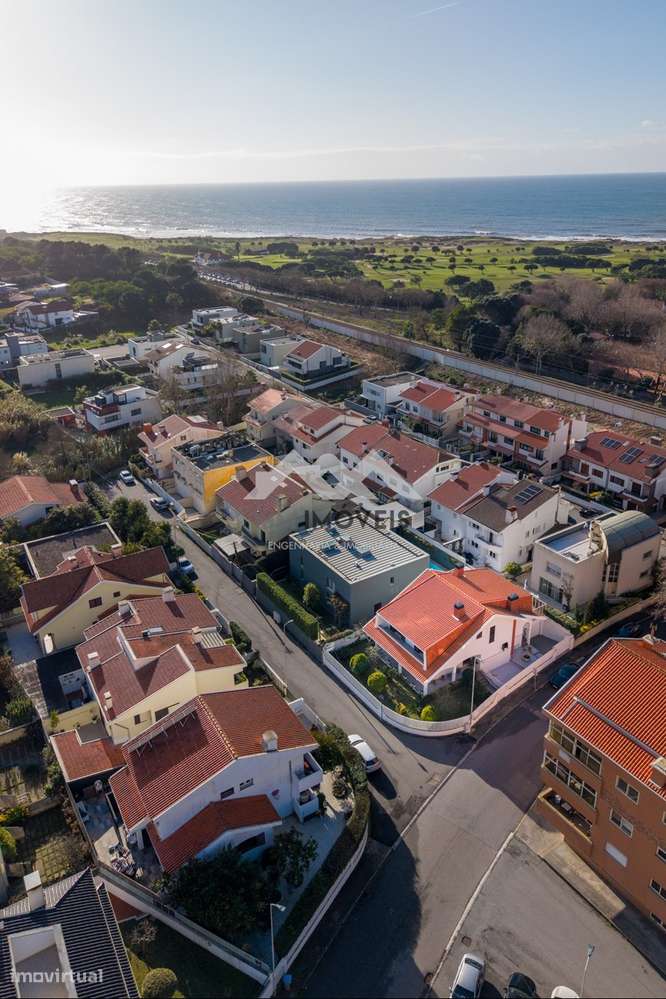 Moradia T4+1 | 4 Frentes | Miramar | 500m Praia | Jardim - Grande imagem: 5/60