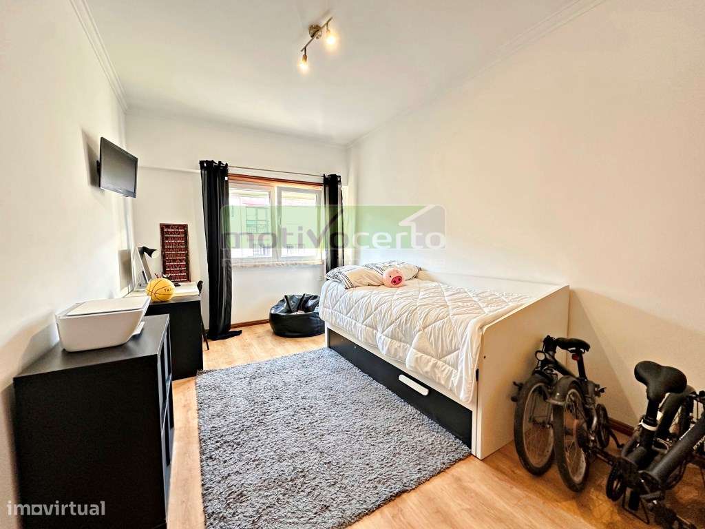 T2 Luminoso no Cacém com Varanda. Perto da Escola Secundária Gama B...-12