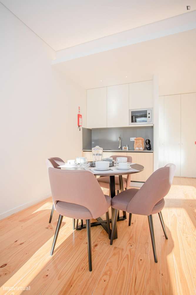 Apartamento com 1 quartos - localizado em Sé Porto - Grande imagem: 4/10