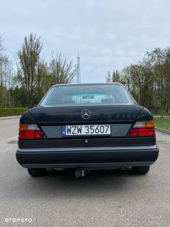 Mercedes-Benz W124 (1984-1993) - 8