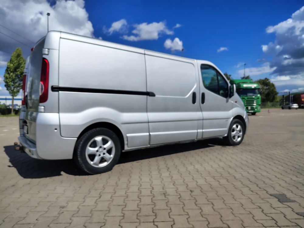 Opel Vivaro 2011
