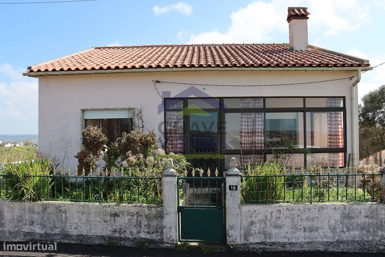 Moradia V2 com Terreno de 1.829 m2 - Vale Covo, Bombarral - Grande imagem: 4/57