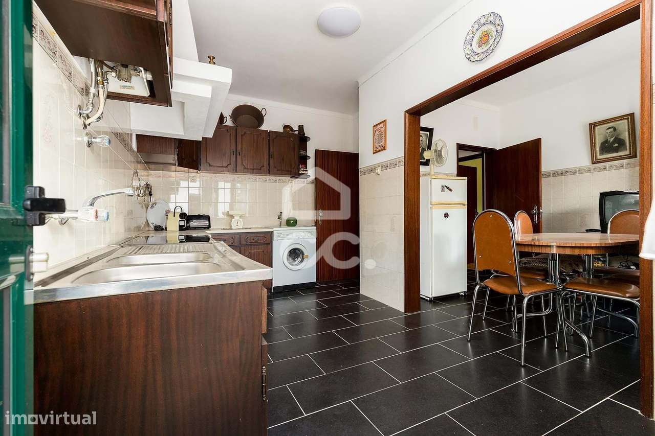 Moradia Térrea T2+1, com um T1 no  Sótão, um Anexo com cozinha, Quinta - Grande imagem: 5/37