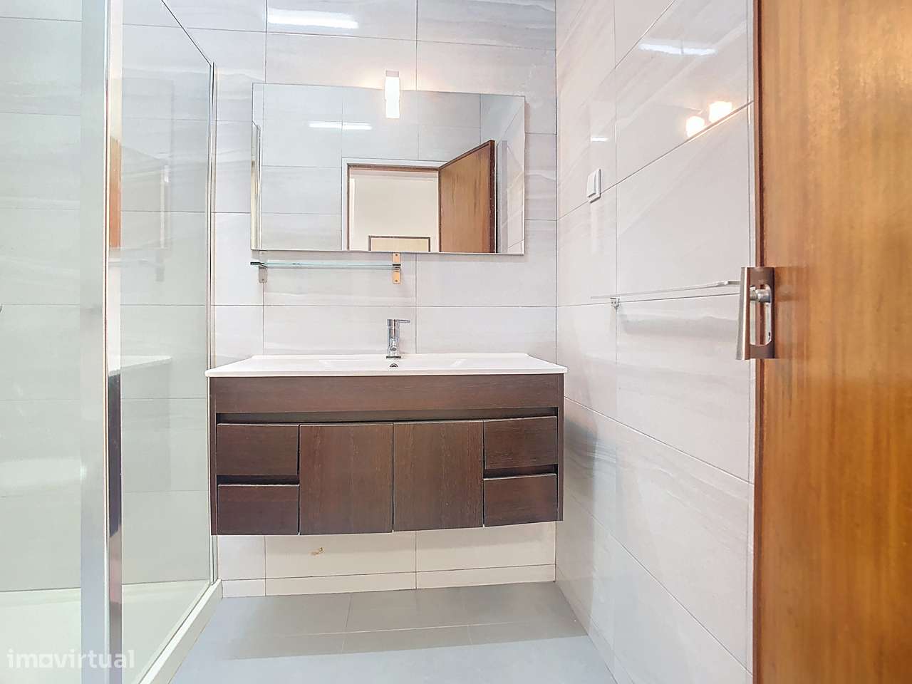 Apartamento, 4 quartos, Almada, Laranjeiro-9