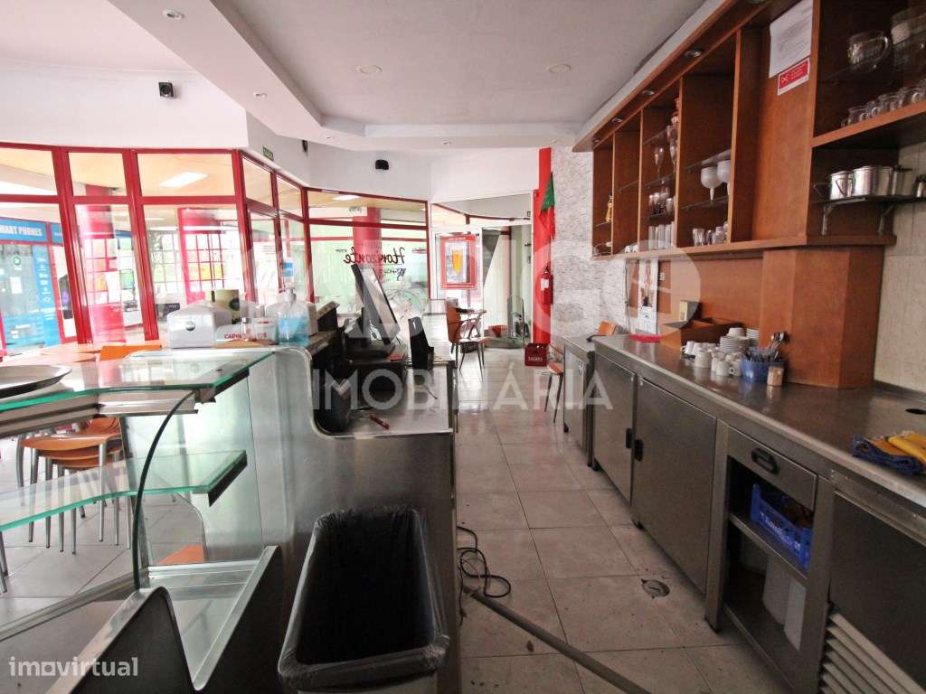 Loja no Edifício Horizonte, com arrumo e garagem - Grande imagem: 3/11